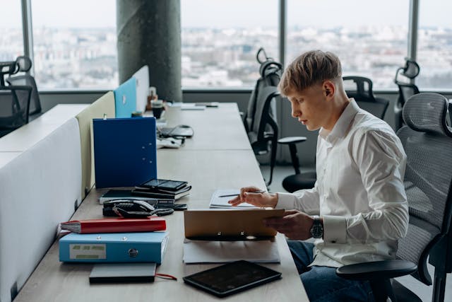 Is Outsourced CFO Service Worth It for SMEs 
