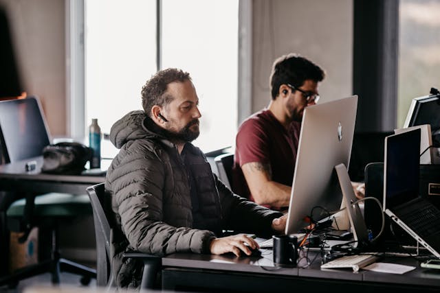 Outsourced Accounting vs Hiring an In-House Accountant 